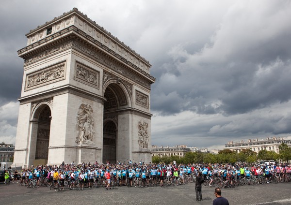 Challengers on the London to Paris cycle
